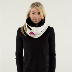 Lululemon Keepin’ It Real Cozy Neck Warmer